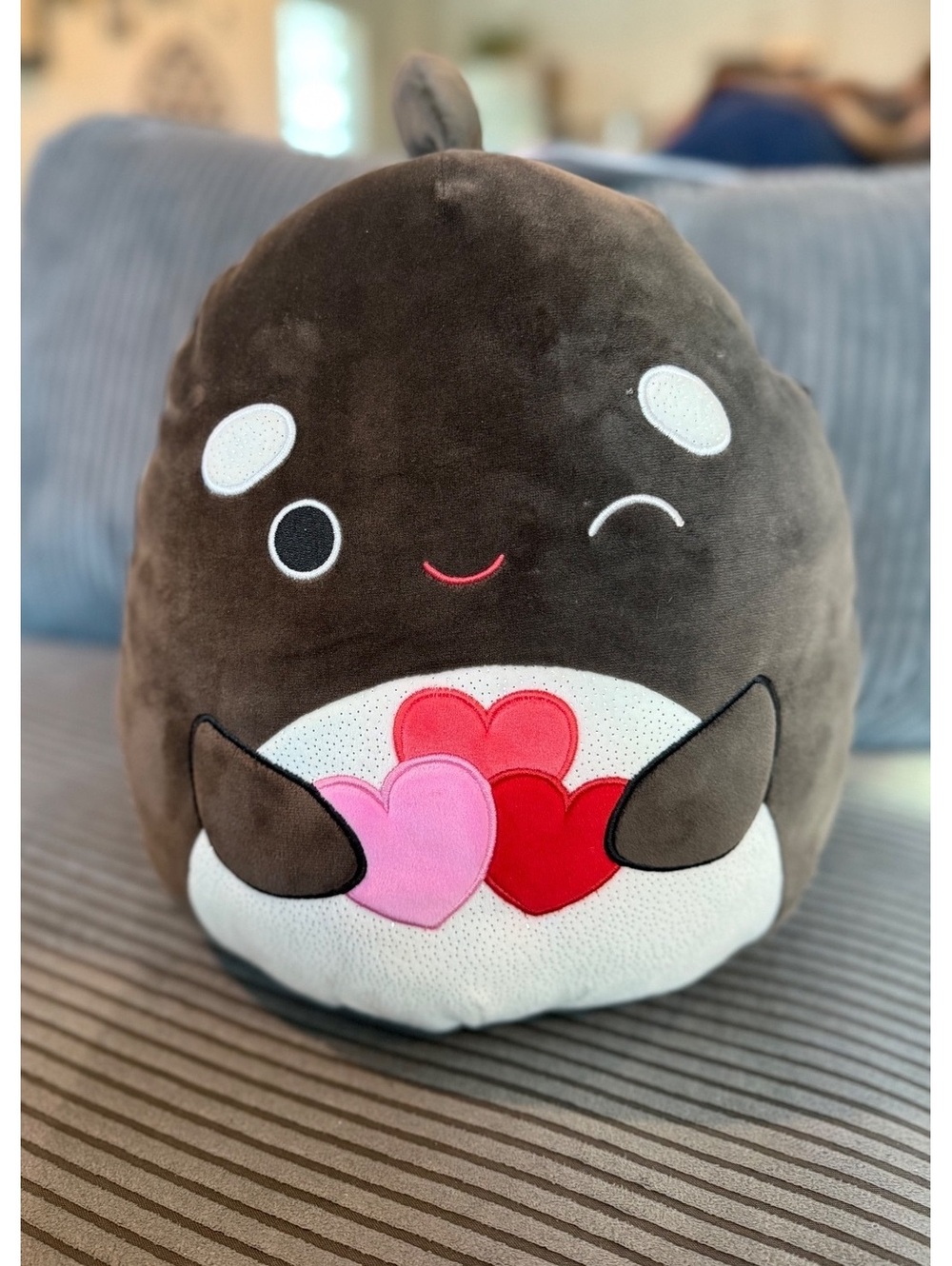 Squishmallows Plush Toy Winking Penguin Holding Hearts